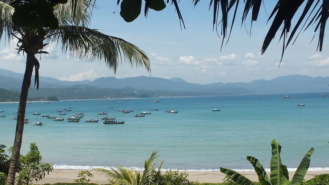 เกตาปัง รีสอร์ต Hotel Karanghawu ภายนอก รูปภาพ